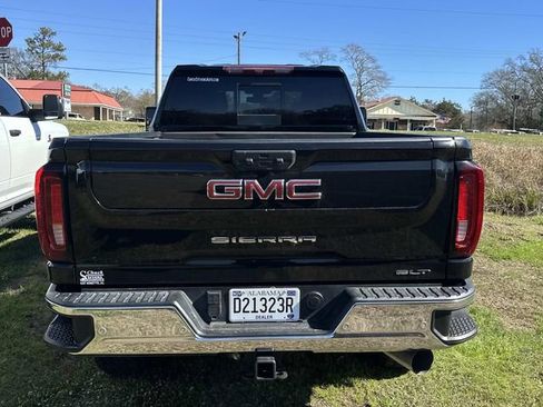 Used 2022 GMC Sierra 2500 SLT w/ SLT Premium Package image 4