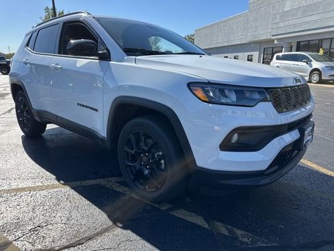 New 2026 Jeep Compass Latitude image 2