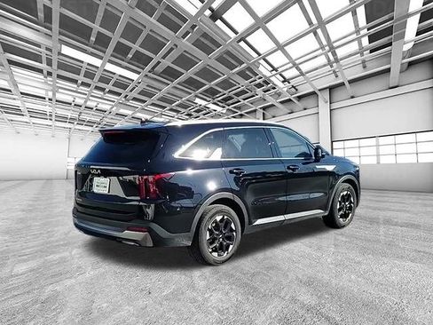 Certified 2025 Kia Sorento S image 3