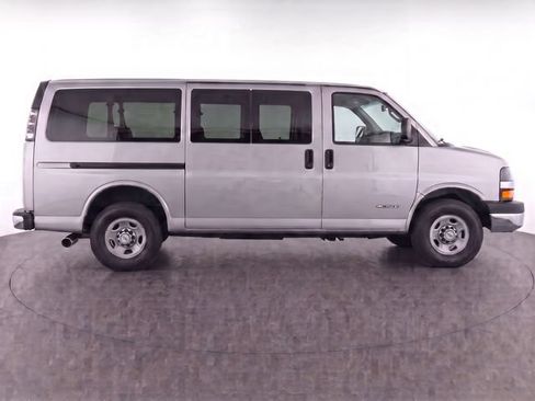 Used 2003 Chevrolet Express 3500 Extended Passenger w/ LS Preferred Equipment Group RWD image 8