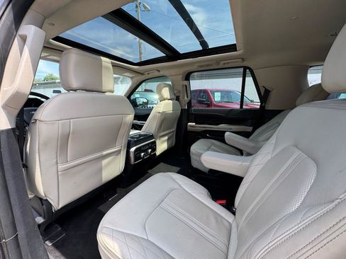 Used 2019 Ford Expedition Max Platinum RWD image 17