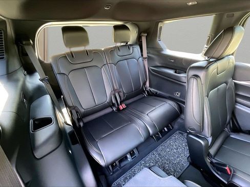 New 2026 Jeep Grand Cherokee L Limited AWD/4WD image 24