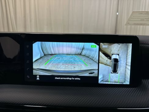 New 2025 Nissan Kicks SR image 15