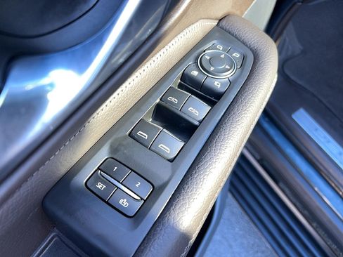 Used 2022 GMC Yukon Denali w/ Denali Premium Package image 14