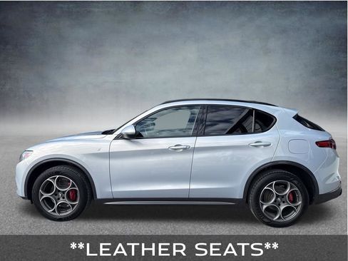 Used 2022 Alfa Romeo Stelvio Ti image 2