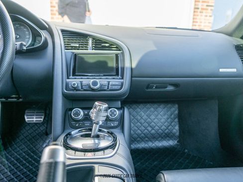 Used 2014 Audi R8 V8 image 41