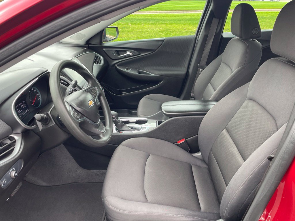 Used 2025 Chevrolet Malibu LT FWD image 10