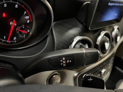 Used 2020 Mercedes-Benz GLA 250 image 19