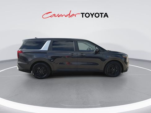 Used 2026 Kia Carnival FWD image 9