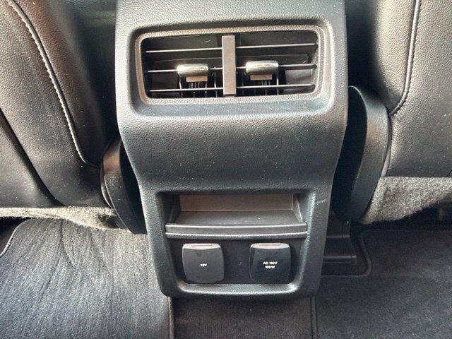 Used 2019 Ford Edge Titanium w/ Cold Weather Package AWD/4WD image 18