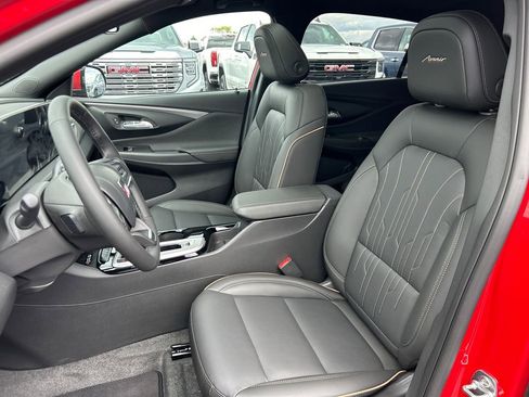 New 2026 Buick Envista Avenir FWD image 17