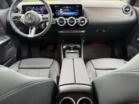 Used 2026 Mercedes-Benz GLA 250 4MATIC image 13