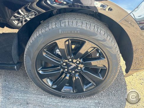 Used 2023 Lincoln Navigator Reserve image 9