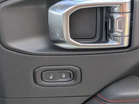 New 2025 Jeep Wrangler Rubicon w/ Technology Group image 39