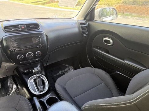 Used 2014 Kia Soul FWD image 11