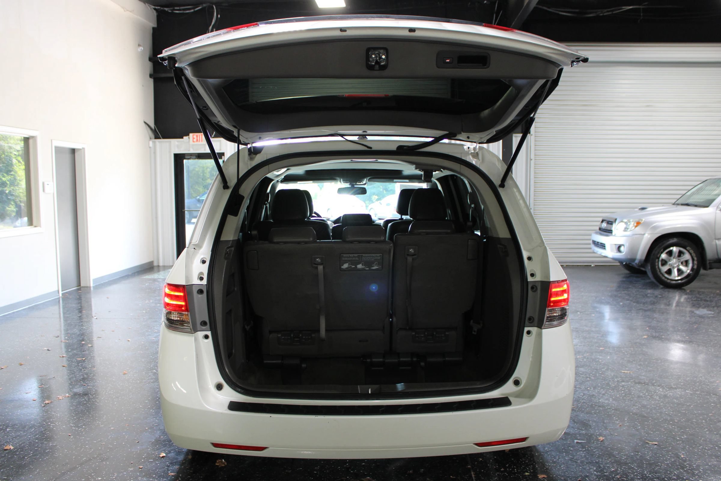 Used 2016 Honda Odyssey EX-L image 38