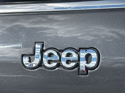 Certified 2022 Jeep Grand Cherokee L Limited image 22