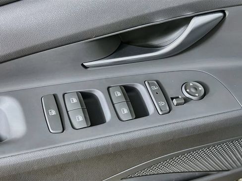Used 2024 Hyundai Elantra SEL FWD image 9