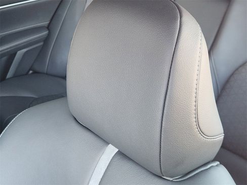 Used 2018 Toyota Camry XSE image 24