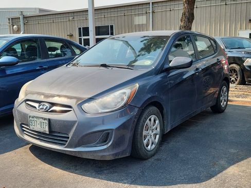 Used 2012 Hyundai Accent GS FWD image 3