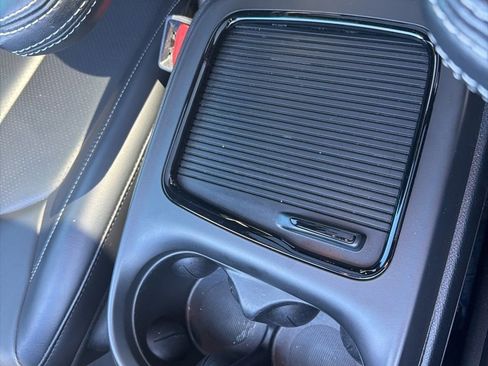 Used 2023 Chrysler Pacifica Touring-L w/ S Appearance Package image 24