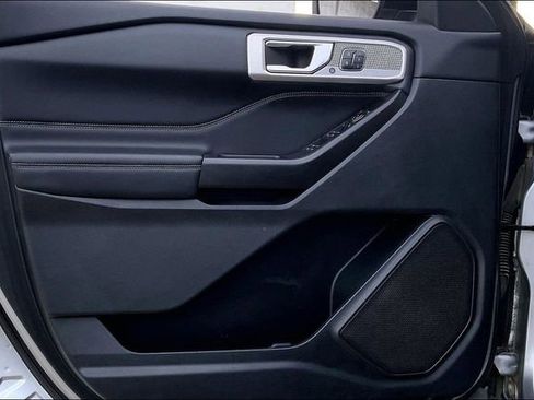 Used 2020 Ford Explorer Limited w/ Class III Trailer Tow Package image 23