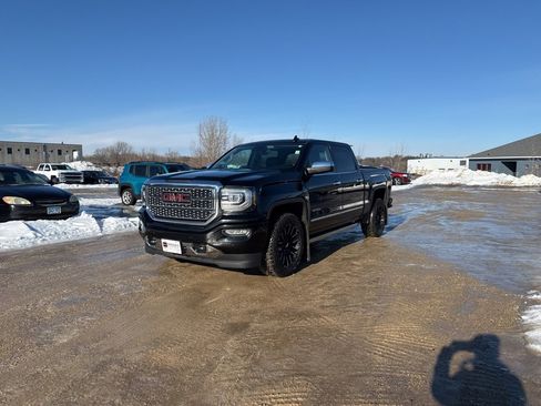 Used 2018 GMC Sierra 1500 Denali w/ Denali Ultimate Package image 3