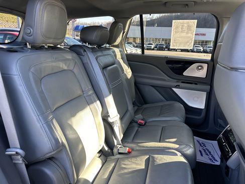 Used 2020 Lincoln Aviator Reserve w/ Equipment Group 202A image 38