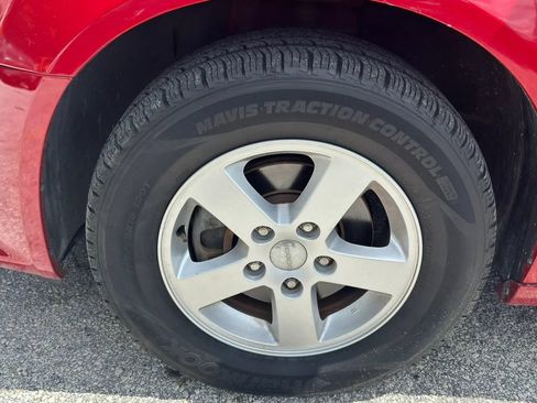 Used 2013 Dodge Grand Caravan SXT FWD image 22