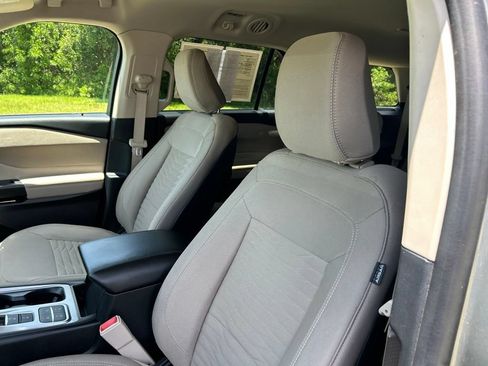 Used 2020 Ford Explorer XLT w/ Comfort Package RWD image 20