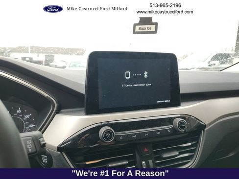 Certified 2022 Ford Escape SE w/ SE Sport Appearance Package image 6