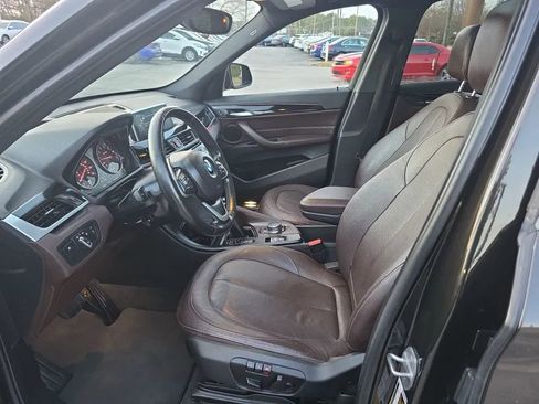Used 2017 BMW X1 sDrive28i image 2