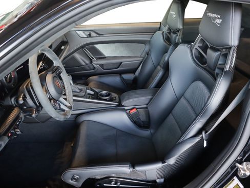 Certified 2025 Porsche 911 GT3 RS image 5