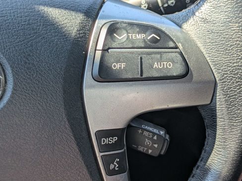 Used 2012 Toyota Highlander Limited w/ Tow Pkg FWD image 28
