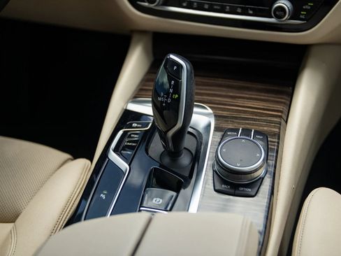 Used 2021 BMW 530i xDrive w/ Convenience Package AWD/4WD image 30