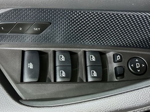 Used 2025 BMW 430i Convertible w/ Premium Package image 14