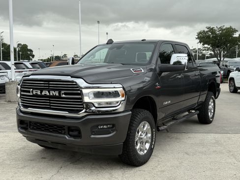 Used 2024 RAM 2500 Laramie w/ Safety Group AWD/4WD image 10