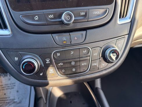 Used 2024 Chevrolet Malibu LT FWD image 3