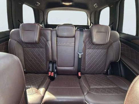 Used 2015 Mercedes-Benz GL 550 4MATIC image 16