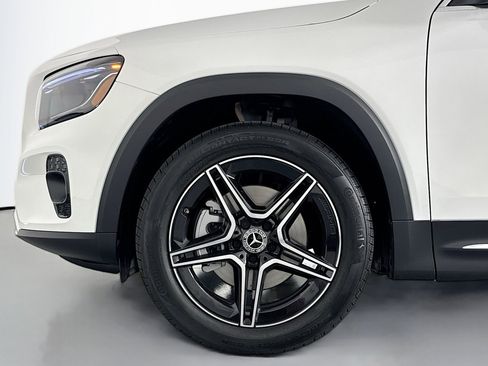New 2026 Mercedes-Benz GLB 250 image 9