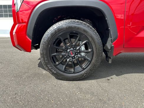 Used 2025 Toyota Tundra Limited w/ TRD Off-Road Package AWD/4WD image 11