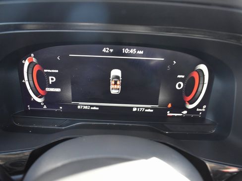 Used 2022 Nissan Pathfinder Platinum w/ Cargo Package image 17