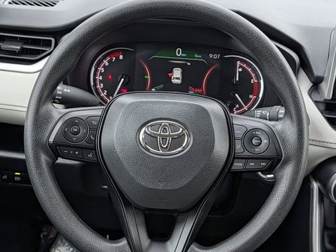 Used 2025 Toyota RAV4 XLE FWD image 13