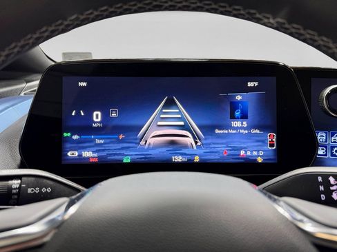 Used 2024 Chevrolet Equinox EV LT image 10