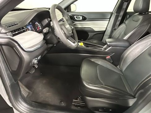 Used 2023 Jeep Compass Limited w/ Sun and Sound Group AWD/4WD image 12