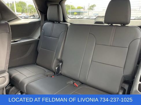 Certified 2023 Chevrolet Traverse RS w/ LPO, Floor Liner Package AWD/4WD image 39