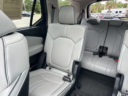 Used 2023 Honda Pilot Elite image 12