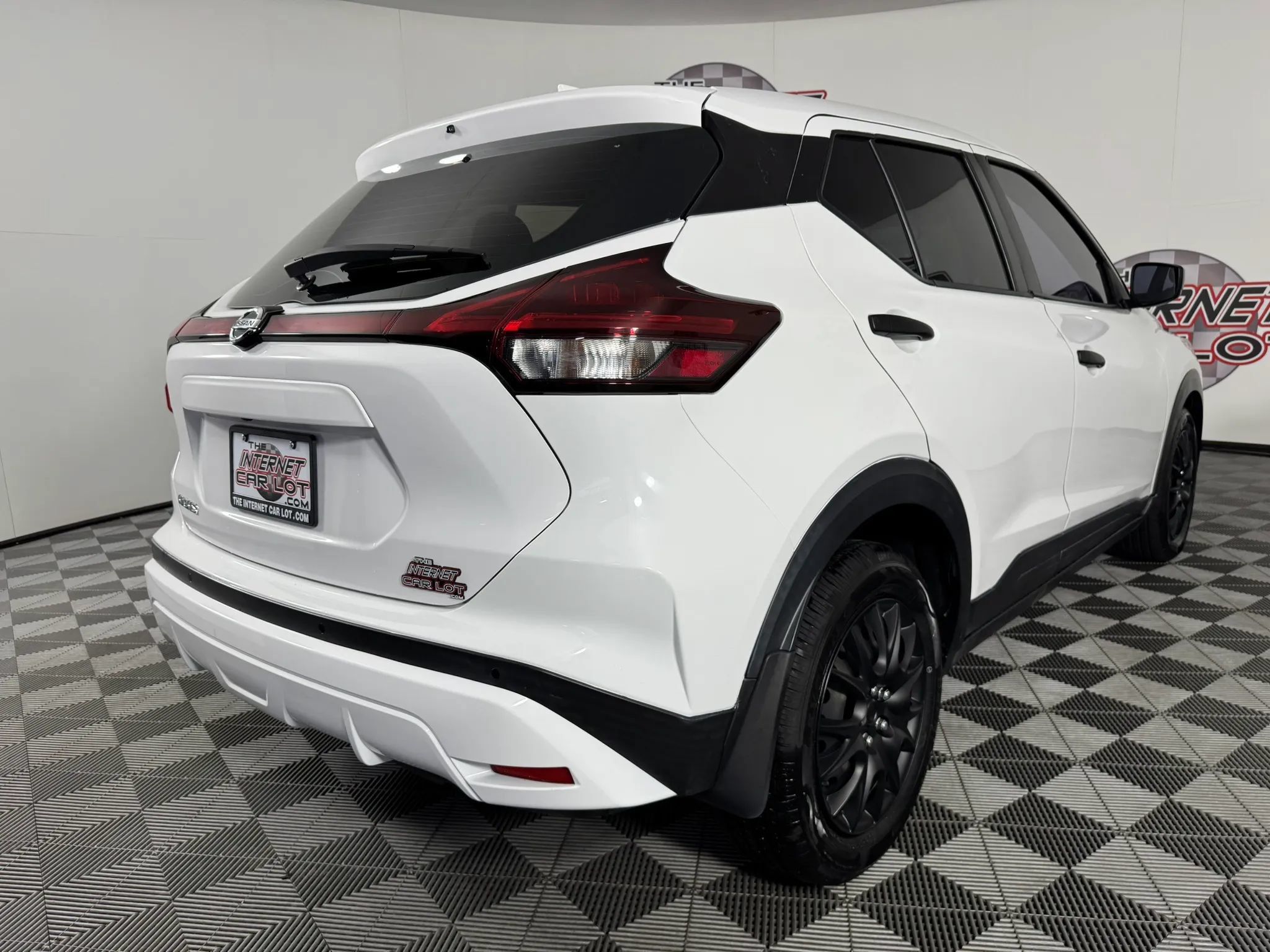 Used 2021 Nissan Kicks S FWD image 27
