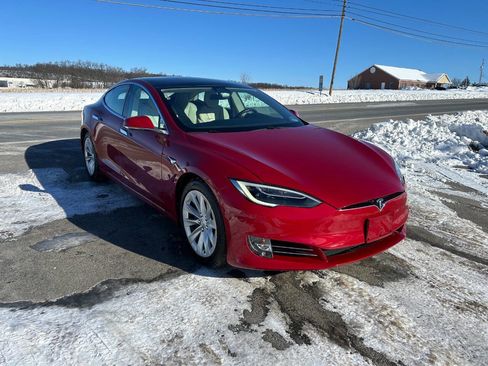 Used 2018 Tesla Model S 75D image 3
