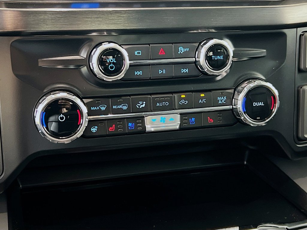 New 2026 Ford F350 Lariat w/ FX4 Off-Road Package AWD/4WD image 9